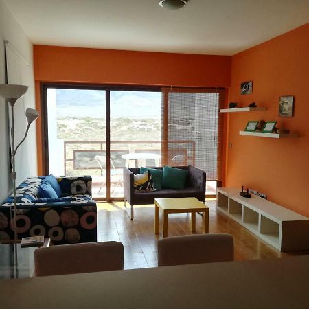 Surfhouse Hostel Famara Caleta De Famara المظهر الخارجي الصورة