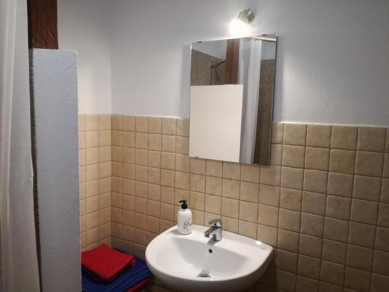 Surfhouse Hostel Famara Caleta De Famara المظهر الخارجي الصورة