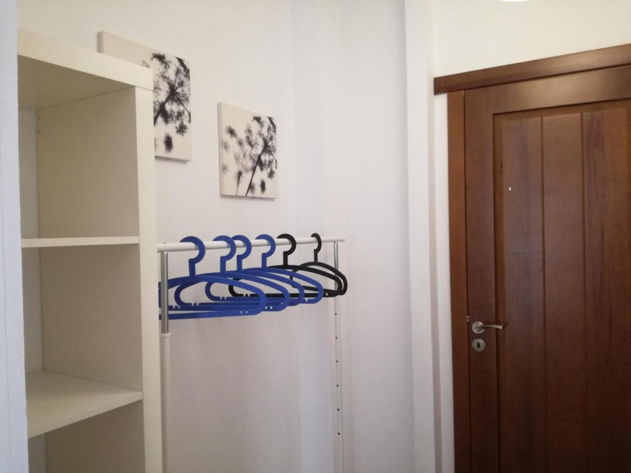 Surfhouse Hostel Famara Caleta De Famara المظهر الخارجي الصورة
