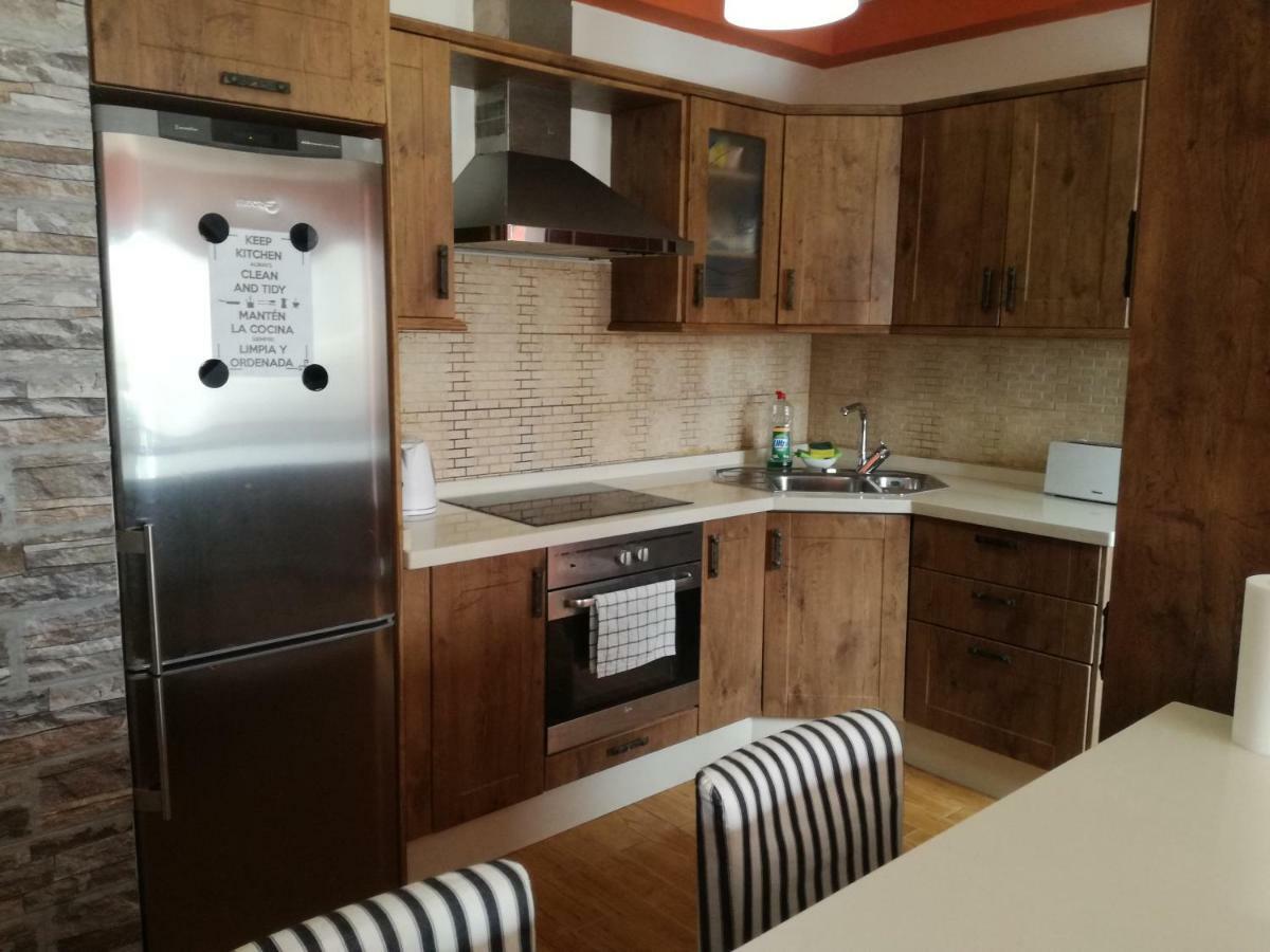 Surfhouse Hostel Famara Caleta De Famara المظهر الخارجي الصورة