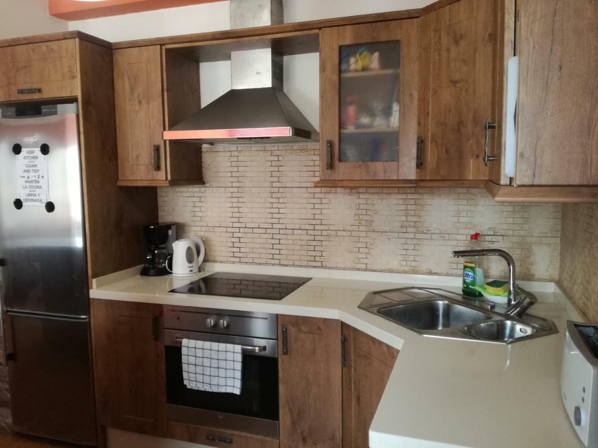 Surfhouse Hostel Famara Caleta De Famara المظهر الخارجي الصورة